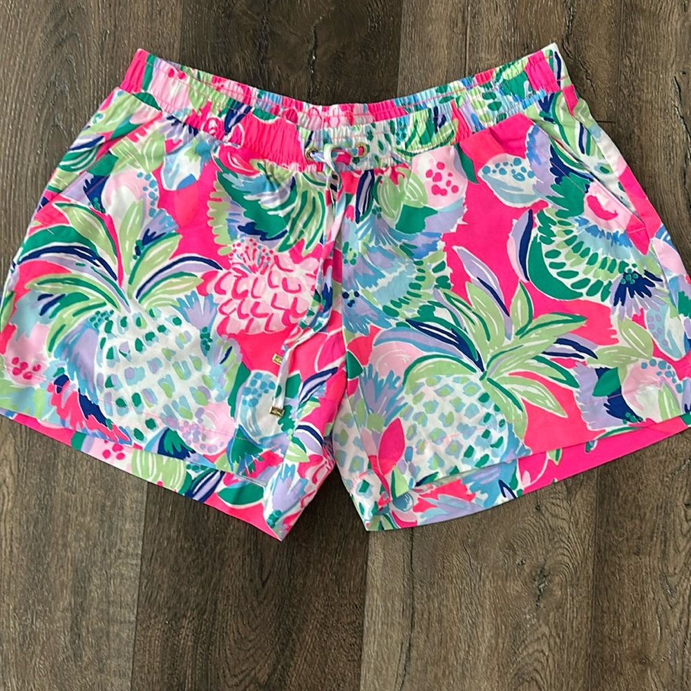 Lily Pulitzer shorts. NWOT. Size small